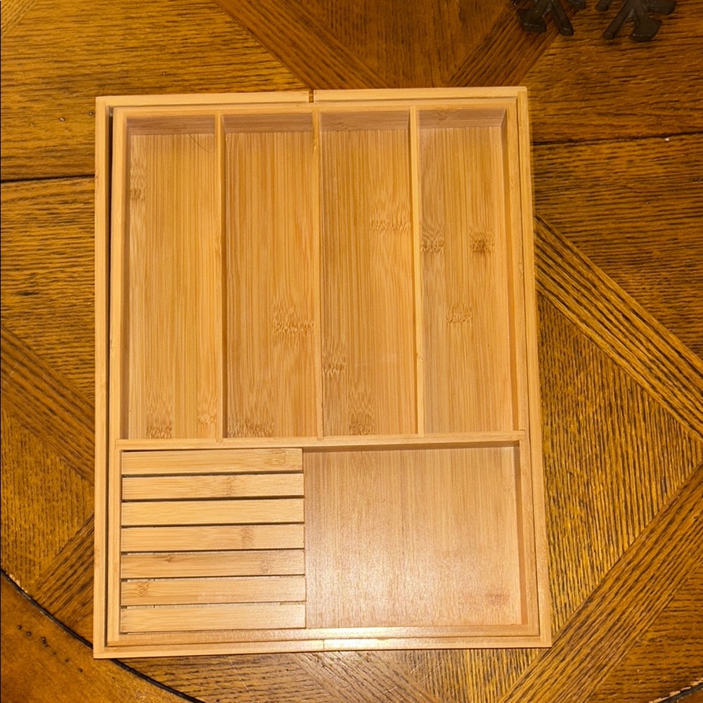 VaéFae: Wood & Bamboo Expandable Utensil/Drawer Organizer, Removable Knife Block